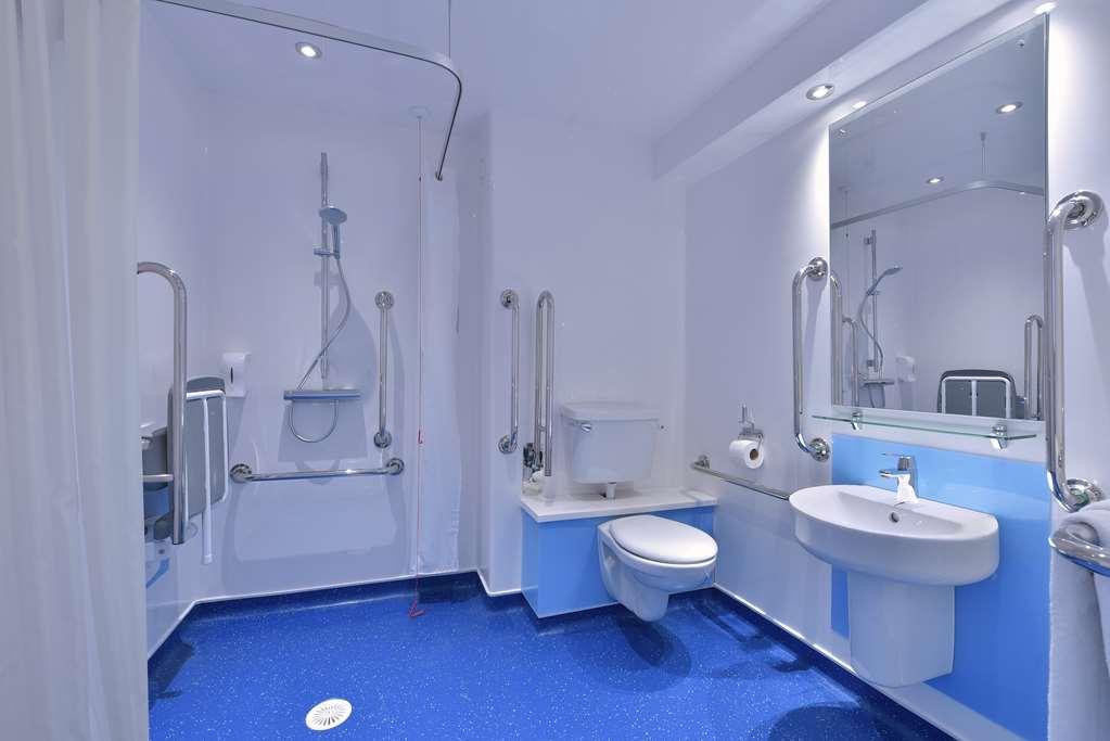Travelodge Harlow Pokój zdjęcie