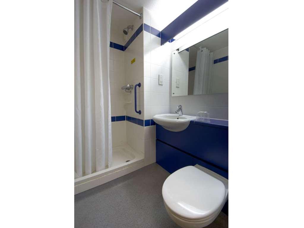 Travelodge Harlow Pokój zdjęcie